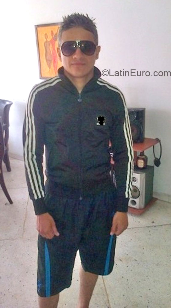 Date this hot Colombia man Miller from Cali CO16638