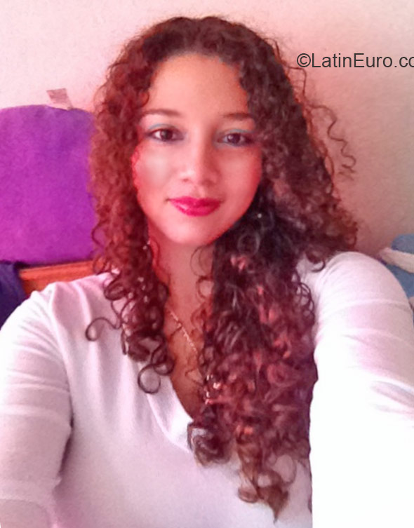 Date this fun Colombia girl Jessica from Floridablanca CO16668