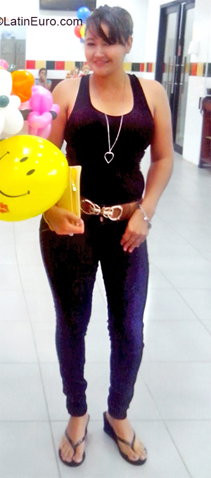 Date this happy Honduras girl Nora from San Pedro Sula HN1392