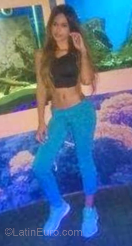 Date this tall Colombia girl Julieth from Medellin CO16704