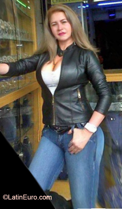 Date this sultry Colombia girl Nancy from Bogota CO16717