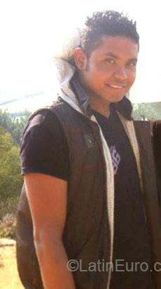 Date this attractive Colombia man Darwin from Bogota CO16725