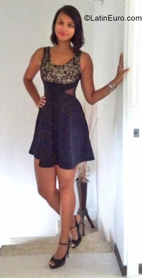 Date this gorgeous Colombia girl Luisa from Pereira CO16729