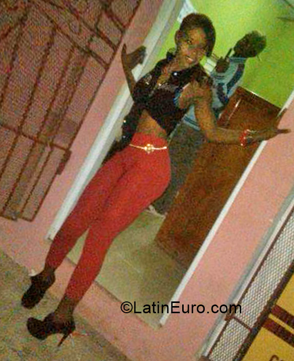 Date this sultry Dominican Republic girl Katerin from San Pedro de Macois DO20951