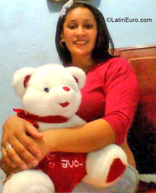 Date this charming Colombia girl Yuli from Barranquilla CO16745
