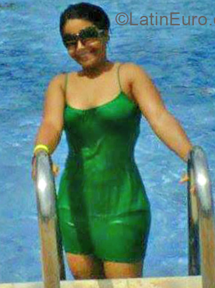 Date this passionate Dominican Republic girl Milqueia from Santo Domingo DO20990