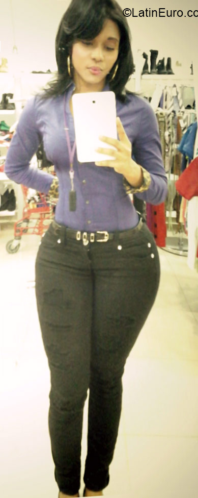 Date this stunning Dominican Republic girl Eliza from Santiago DO20991