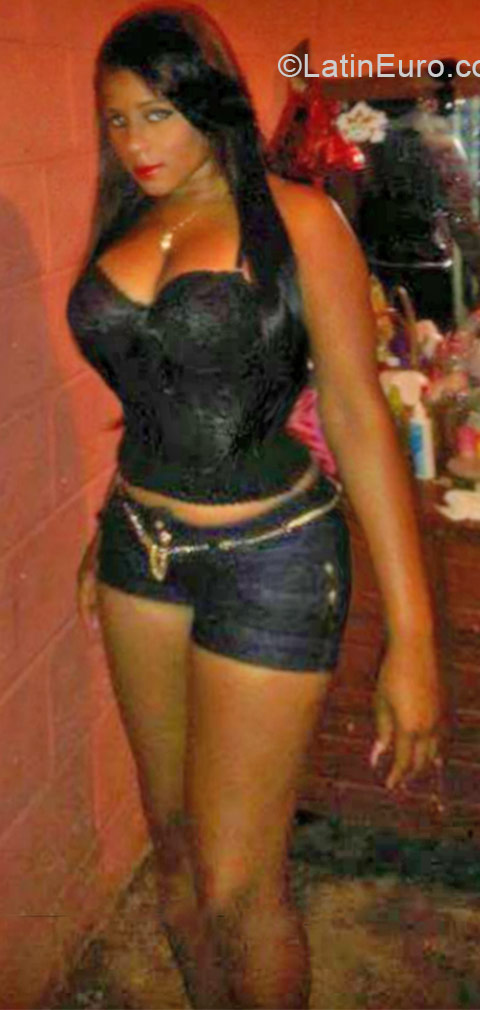 Date this georgeous Dominican Republic girl Zulie from Santiago DO21004