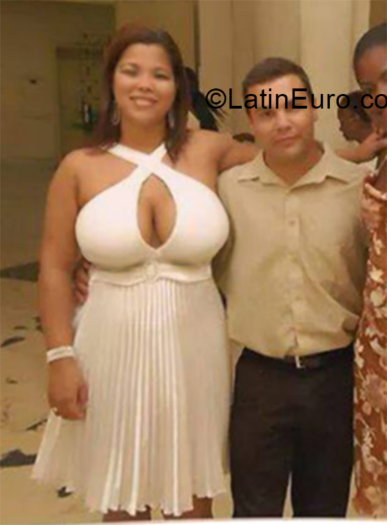 Date this foxy Brazil girl Lisa from Salvador BR9177