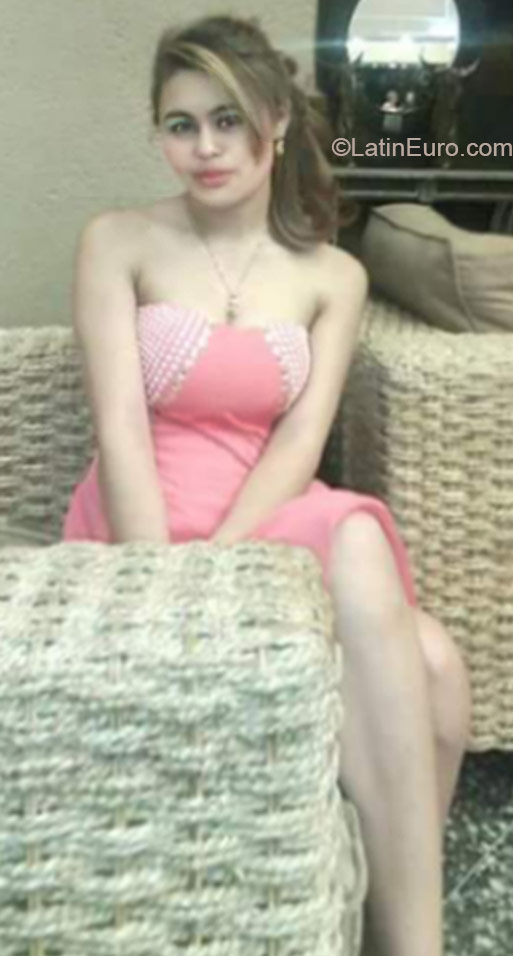 Date this delightful Honduras girl Damaris from Tegucigalpa HN1419