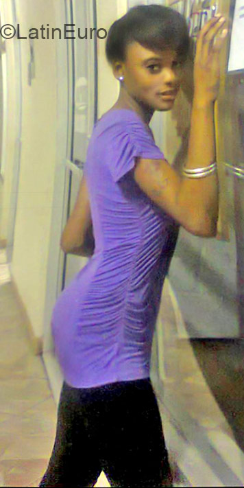 Date this stunning Jamaica girl Janeal from Kingston JM1933