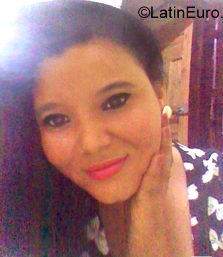 Date this beautiful Honduras girl Meliza from Tegucigalpa HN1550