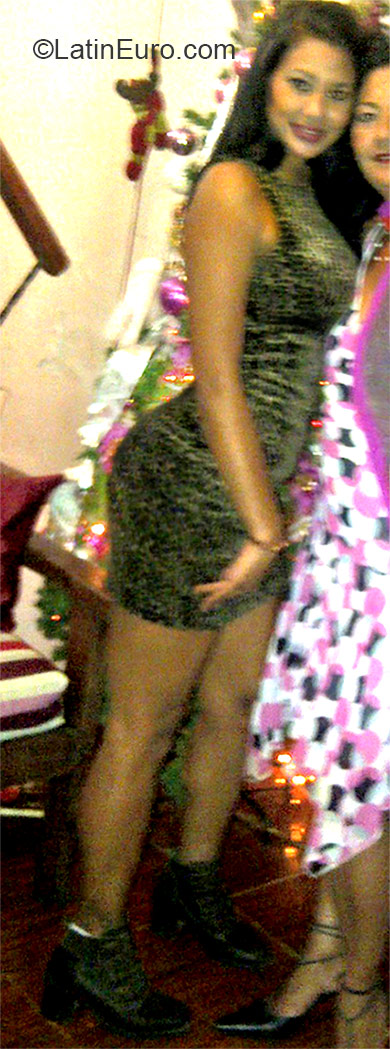 Date this beautiful Venezuela girl Genesis from Los Teques VE390