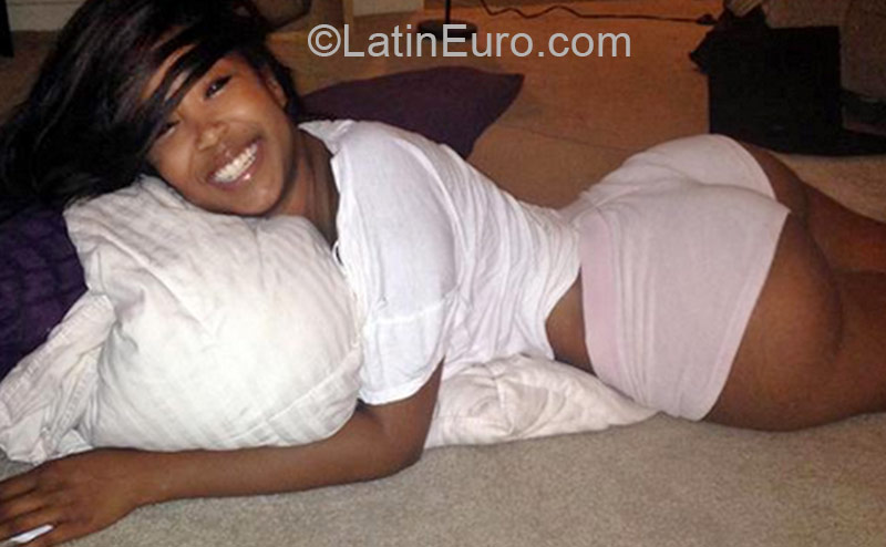Date this stunning Dominican Republic girl Michel from Santo Domingo DO21192