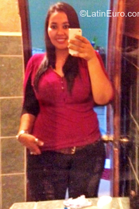Date this charming Honduras girl Lizbeth from San Pedro Sula HN1436