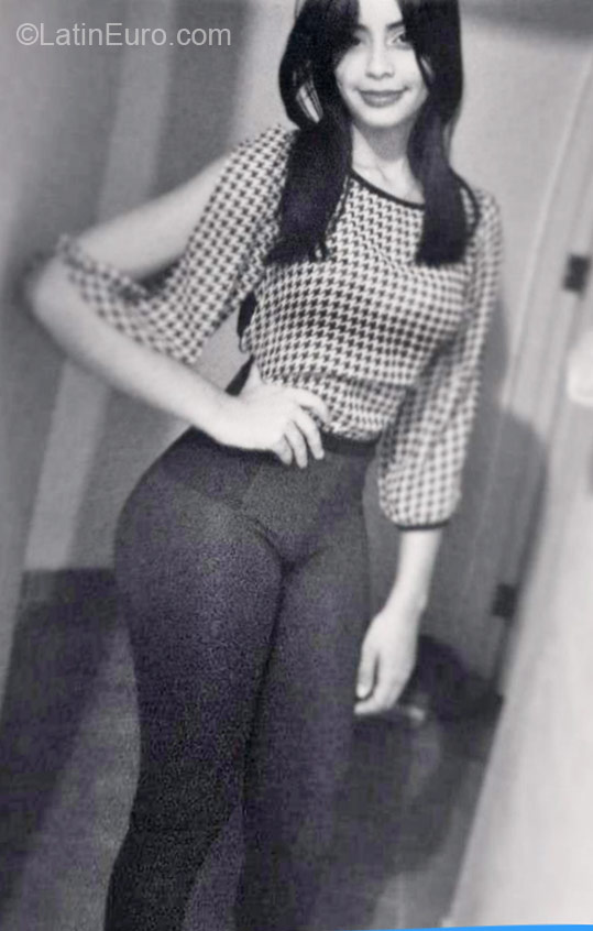 Date this exotic Dominican Republic girl Carolina from Santo Domingo DO21206