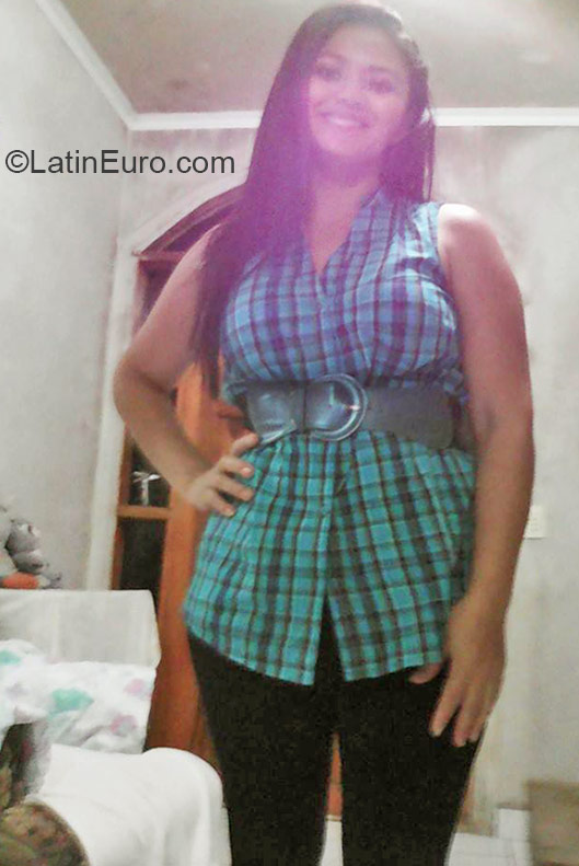 Date this delightful Honduras girl Karen from Puerto Cortes HN1437