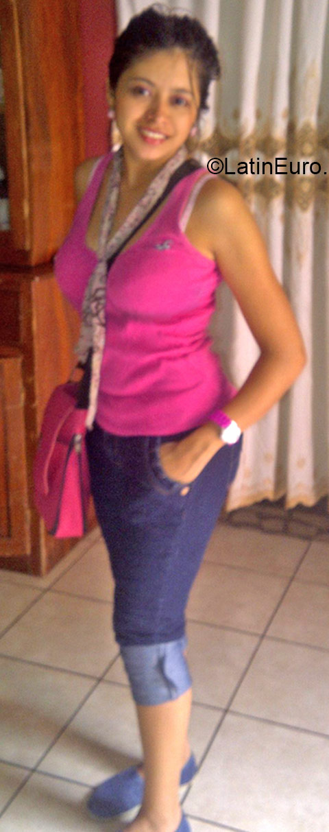 Date this passionate Honduras girl Mary from Villanueva HN1439