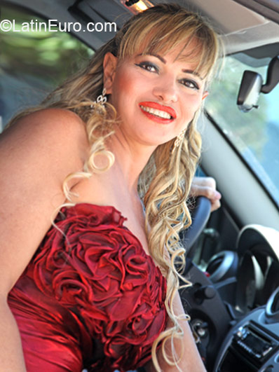Date this hard body Brazil girl Silvia from Presidente Prudente BR9209