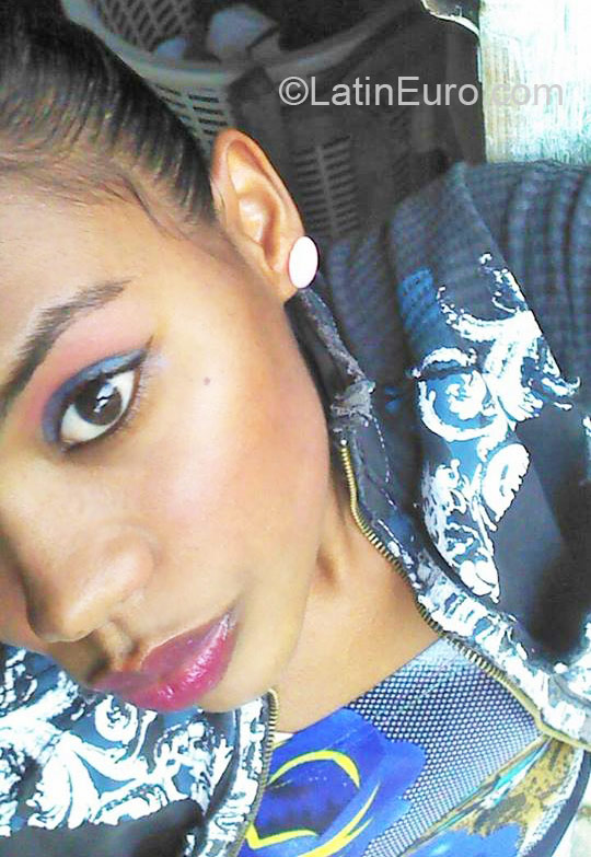 Date this foxy Dominican Republic girl Raquel from San francisco de macoris DO21387
