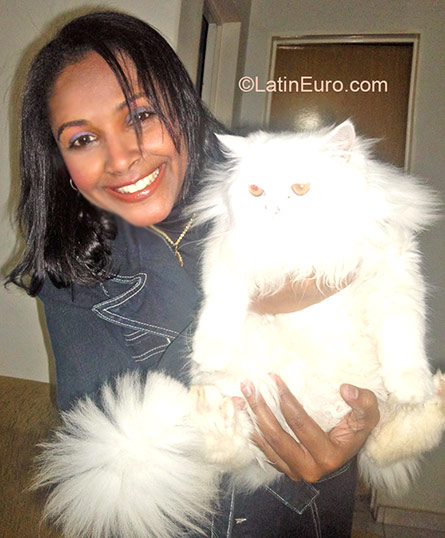 Date this gorgeous Brazil girl Maria from Cuiaba BR9229