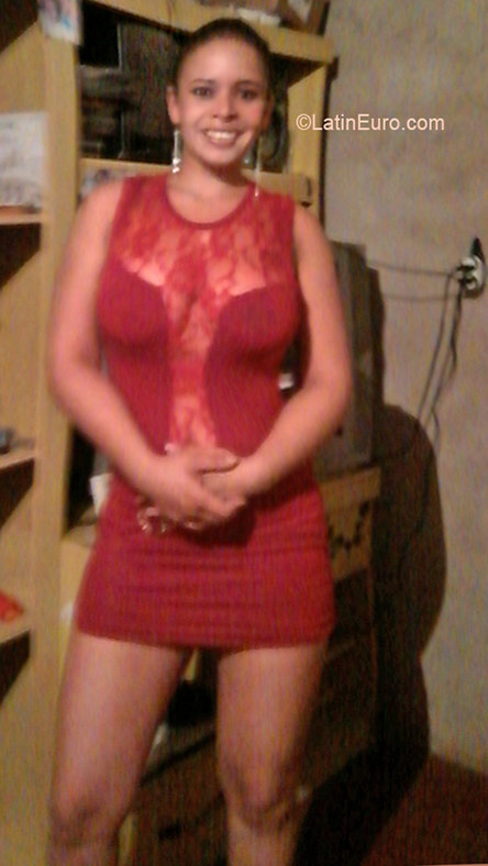 Date this voluptuous Brazil girl Debora from Sao Paulo BR9230