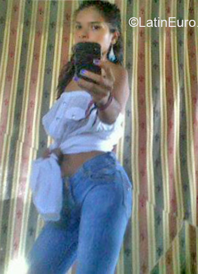 Date this attractive Panama girl  from Panama City PA560