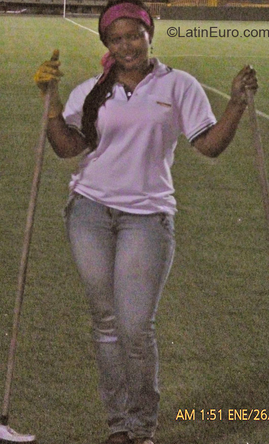 Date this hot Colombia girl Darling from Medellin CO17373