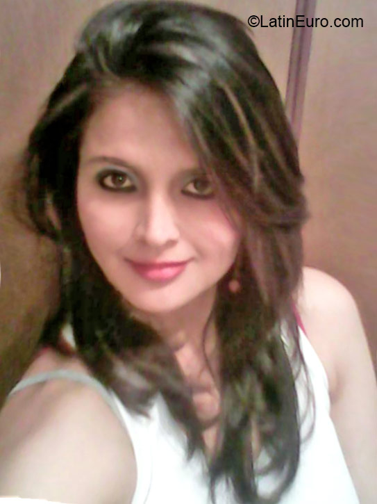 Date this cute Colombia girl Danny from Bogota CO17038