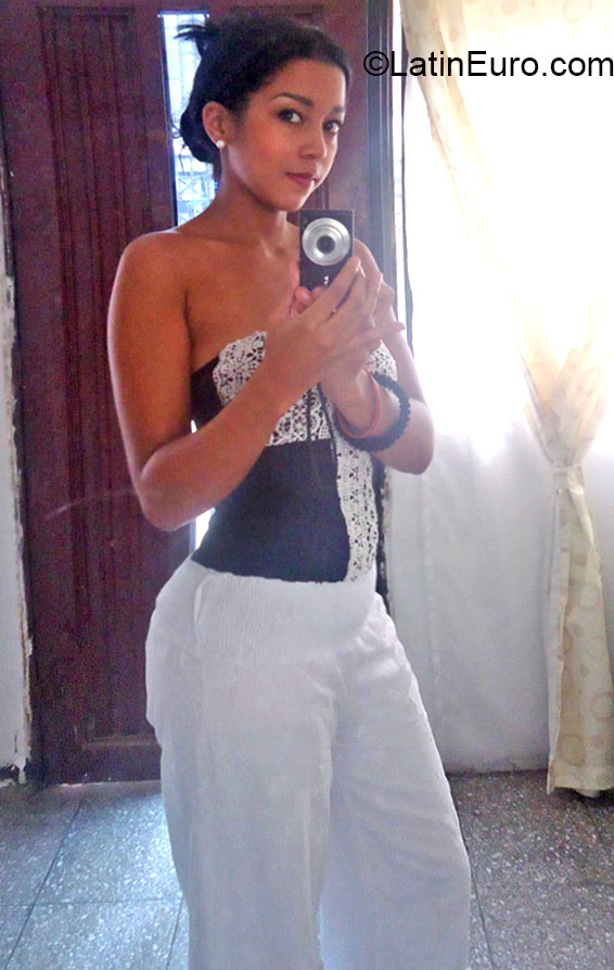 Date this voluptuous Colombia girl Liz from Cali CO17059