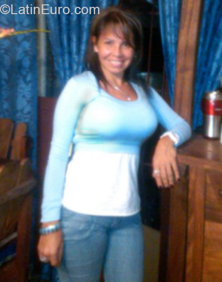 Date this sensual Venezuela girl Ibys from Caracas VE427
