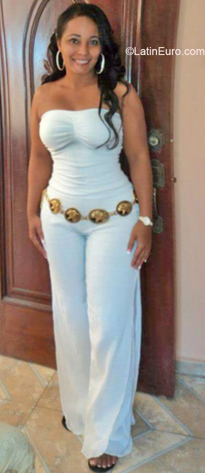 Date this stunning Dominican Republic girl Carolina from San Cristobal DO21661