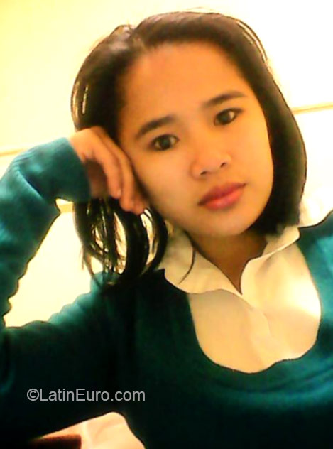 Date this beautiful Philippines girl Winie from Baguio PH758