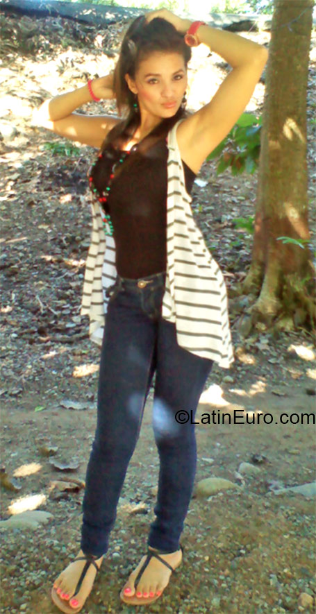 Date this young Honduras girl Sofia from Tegucigalpa HN1485