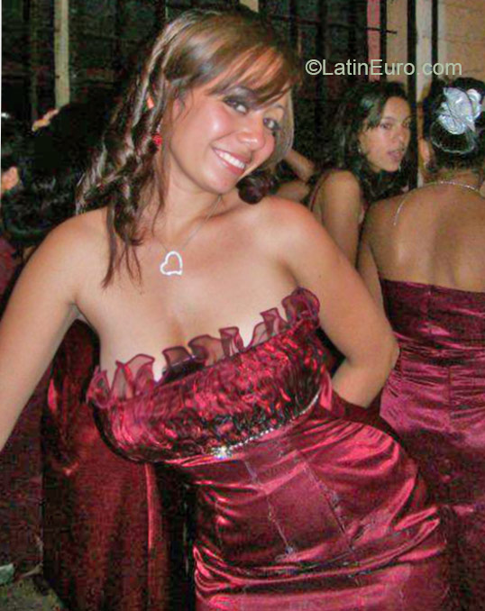 Date this stunning Honduras girl Delmis from Tegucigalpa HN1486