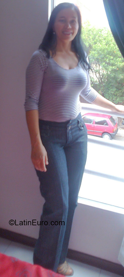 Date this cute Colombia girl Gloria from Medellin CO17152