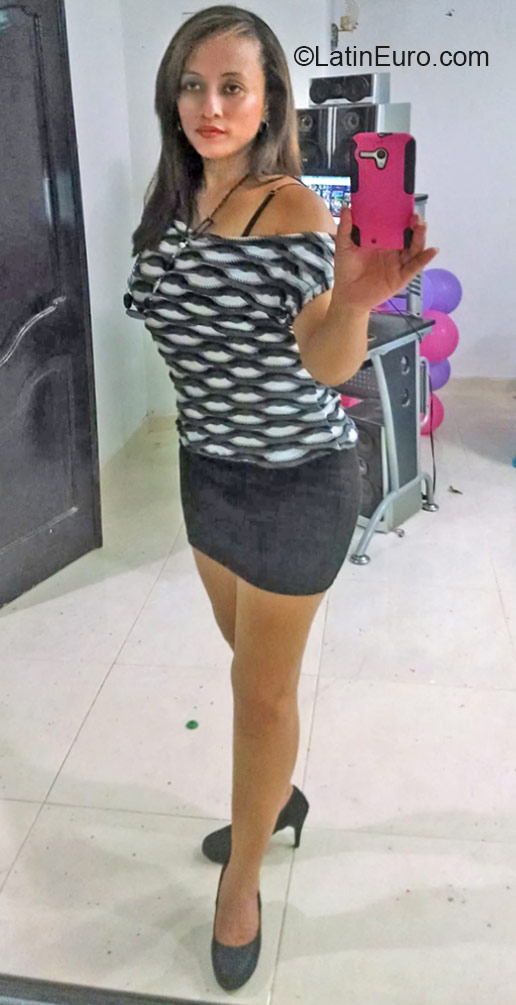 Date this funny Colombia girl Loly from Lorica CO17159