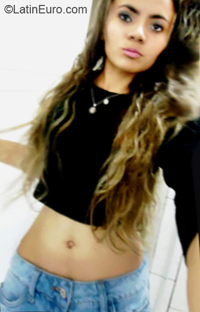 Date this gorgeous Brazil girl Maria from Curitiba BR9286
