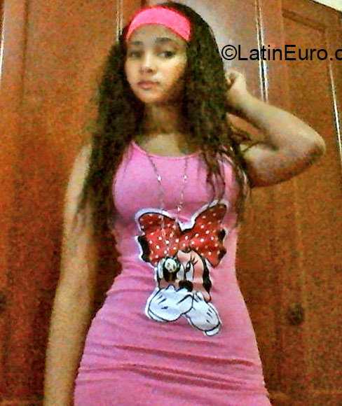 Date this fun Dominican Republic girl Lenny from Santo Domingo DO21782