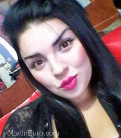 Date this nice looking Colombia girl Katherine from Medellin CO17182