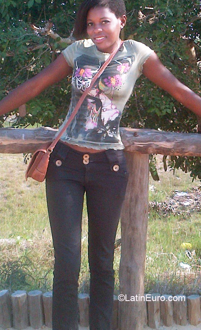 Date this tall Mozambique girl Rosa from Chimoio MZ6