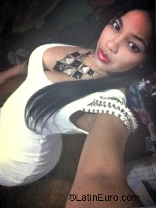 Date this funny Dominican Republic girl Edilizia from san francisco de macoris DO21826