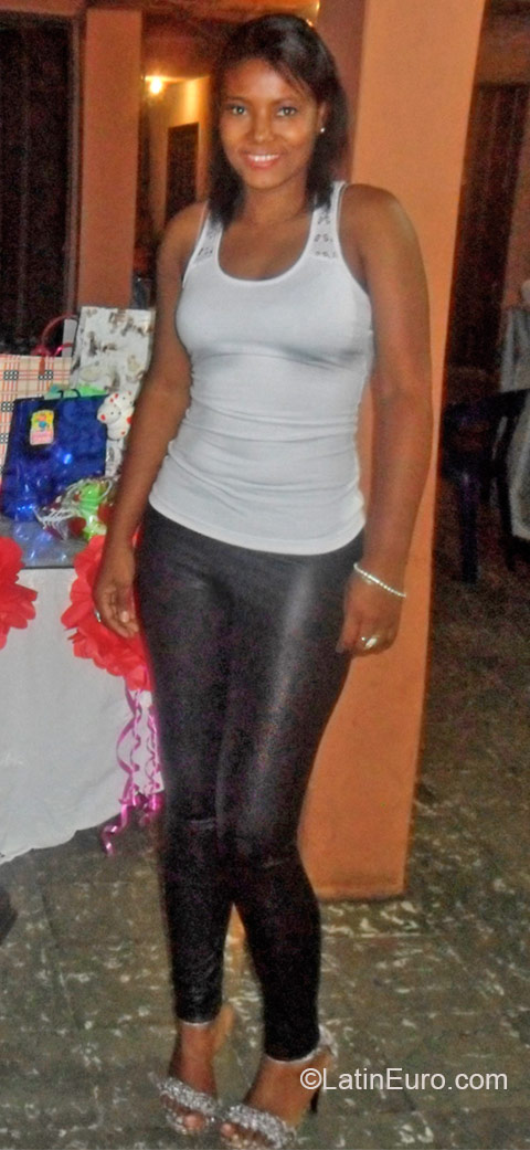 Date this exotic Colombia girl Beatriz from Cali CO17213