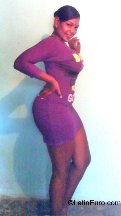 Date this hard body Dominican Republic girl Karina from Santo Domingo DO21890