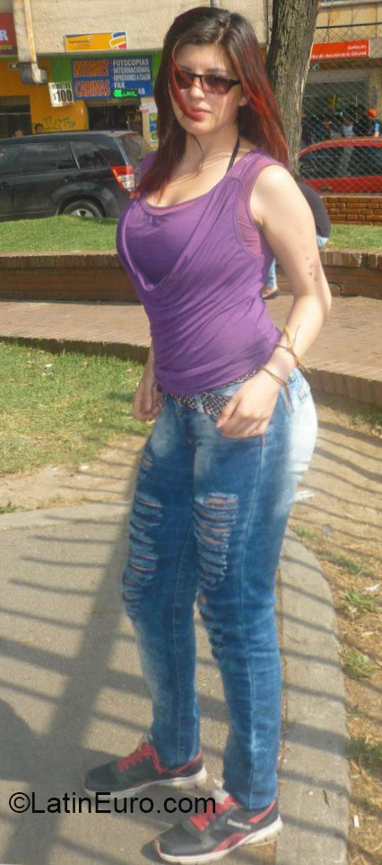 Date this funny Colombia girl Diana from Bogota CO17275