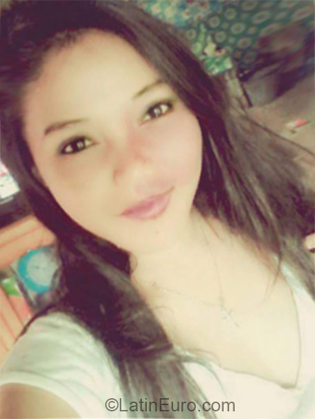 Date this happy Philippines girl Wang from Cagayan De Oro City PH764