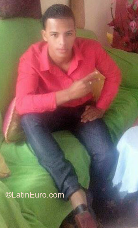 Date this hot Dominican Republic man Yendri from Santo Domingo DO22077
