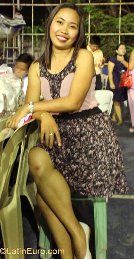 Date this georgeous Philippines girl Ferlan from Paracale PH773