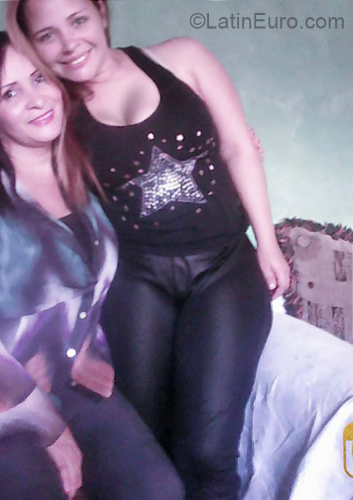 Date this foxy Honduras girl Yenifer from Tegucigalpa HN1807