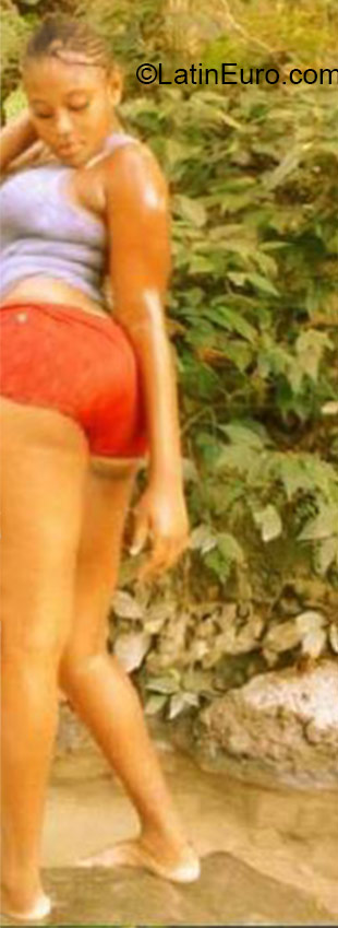 Date this sensual Jamaica girl Lamika from Sav-la-mar JM2054